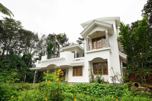 4BHK White Snow Spacious Holiday Home Munnar - Housity