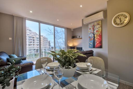 Balluta Bay Beach house with Seaviews - Housity