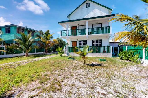 Roughrider Inn - Housity
