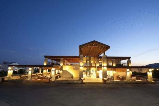 Island Blue Hotel - Housity