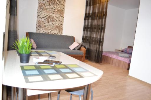 4 studii na mira - Housity