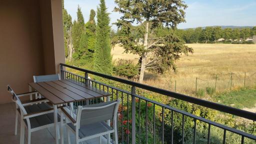 Apt 50m2 avec Balcon tout équipé proche d'Avignon - Housity