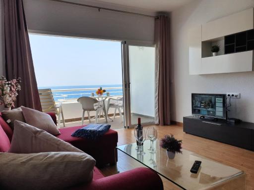 100 meters from the ocean - Housity