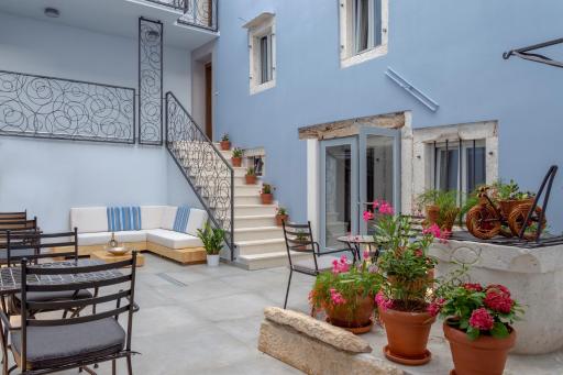 Boutique Rooms Mirabilis - Hizvo