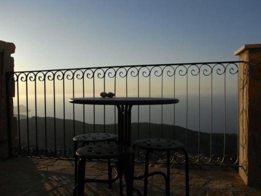 1000mt di altezza a 10km dal mare - Housity