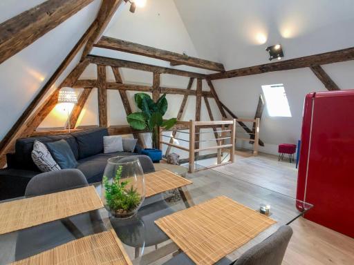 Beauty & The Beast - Old Town Cosy Apartments - Housity