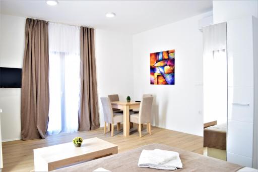 Martinović Rooms - Housity