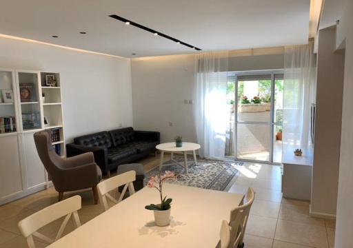 Luxury Green view Apartment - Housity