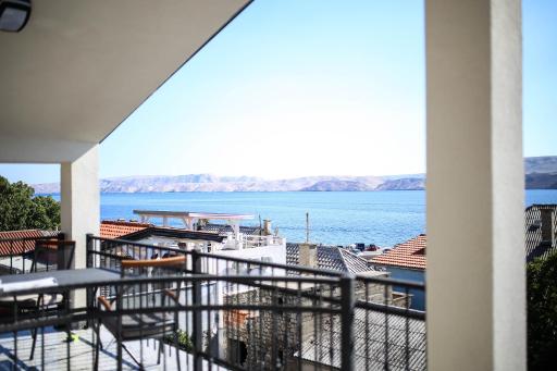 Apartments ANA Karlobag - Housity