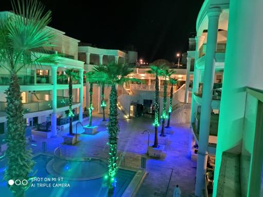 Sweet Apartment With Balcony In Luxury Complex - Housity