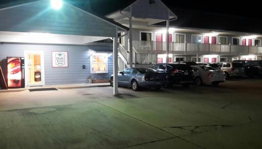 Oak Tree Inn Eupora - Housity