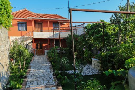 KALOSHI VILLA - Living in the Kruja Fortress - Housity