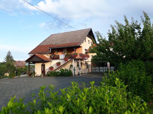Family Puškarić - Housity