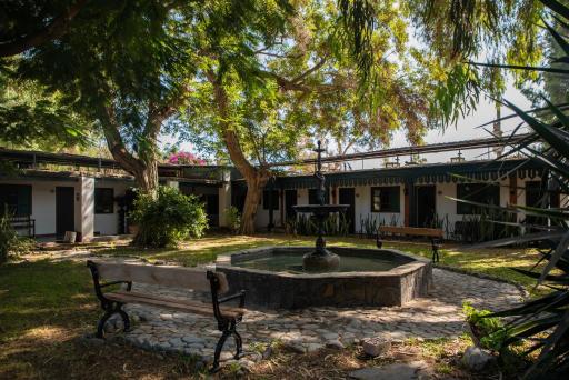 Hotel Majoro - Housity