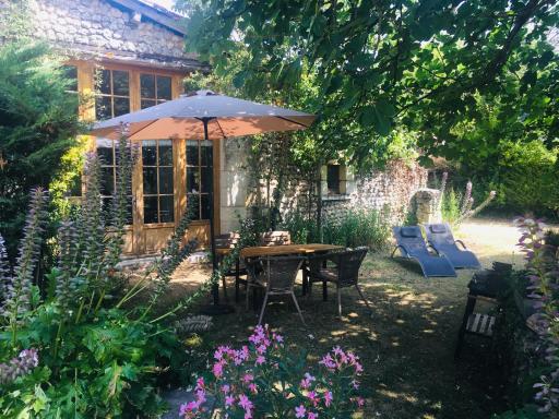 Sous le Tilleul - Housity