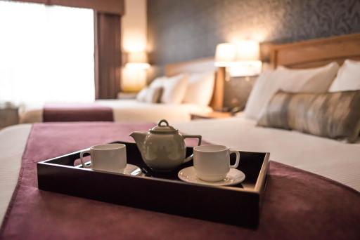 Cambridge Hotel and Conference Centre - Housity