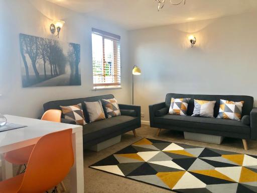Golf Club House FREE MULTI SPACE PARKING - Housity