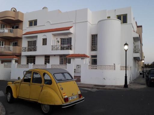 central luminous cute studio by the beach & harbour - Housity