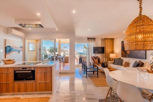 4 bedroom luxury duplex with sea views by Puerto Banus - Housity