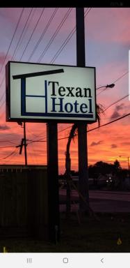 Texan Hotel - Housity