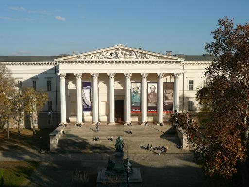 Museum View Apartment - Housity