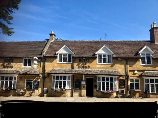 Horse & Hound Inn - Housity