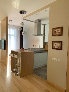 Comfortable Apartments French Quarter Акумулятори Світло Інтернет завжди - Housity