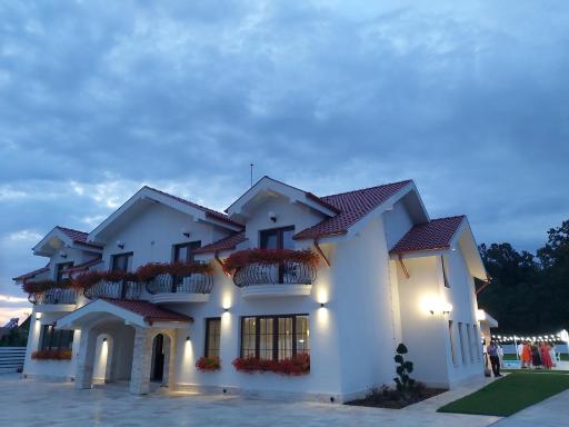 Pensiunea Hanna - Housity