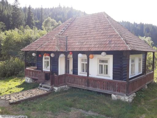 La Malu' Bistritei - casutele Valea Stanii - Housity