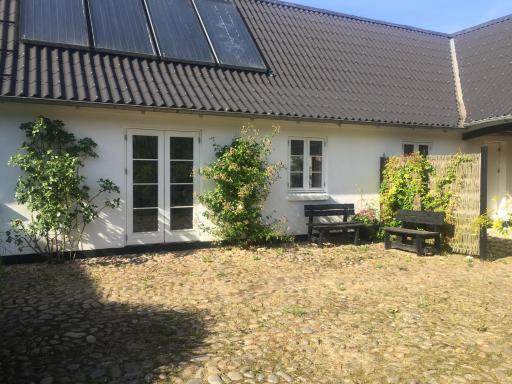 Happy Hill Farm - Housity