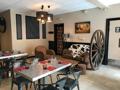 Hotel du Centre - Restaurant le P\'tit Gourmet - Housity