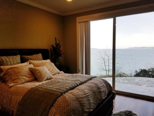 Redondo waterfront house with a private room - Housity