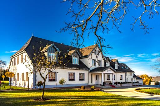 Pension und Restaurant Gutshaus Kaltenhof - Housity