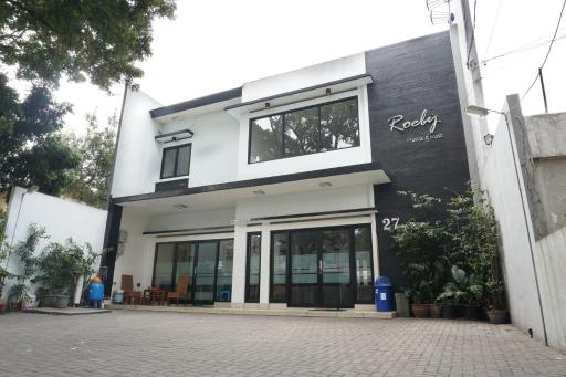 Residences by RedDoorz Syariah @ Buah Batu - Housity