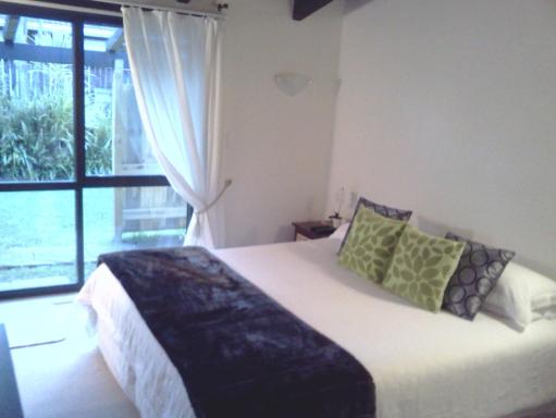 Waters Edge B&B - Housity