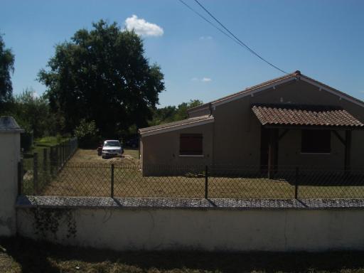 Montendre close to Bordeaux - Housity