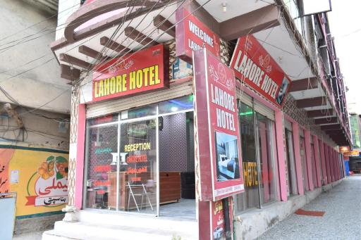 Lahore Hotel - Housity