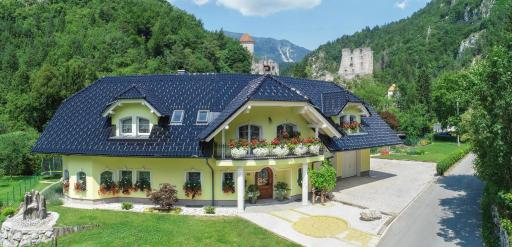 Apartments Grad Kamen - Housity