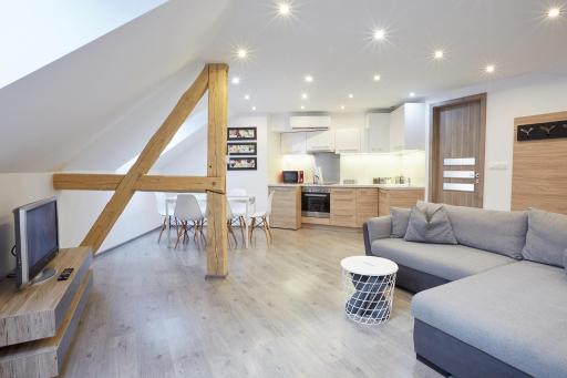 Főtér Apartman - Housity