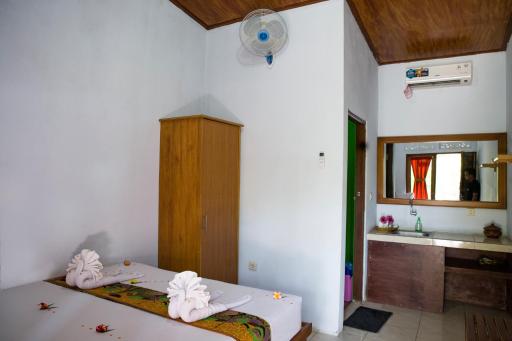 Van Santri Homestay Pemuteran - Housity