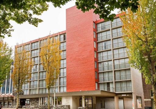 Red Lion Inn & Suites Olympia, Governor Hotel - Housity