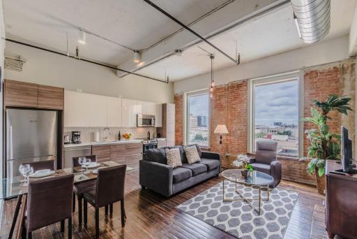 Regal Stays Corporate Apartments - Downtown Dallas - Housity