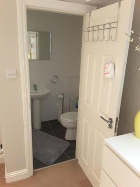 Fabulous Double ensuite room in Sefton Park Lark Lane - Housity
