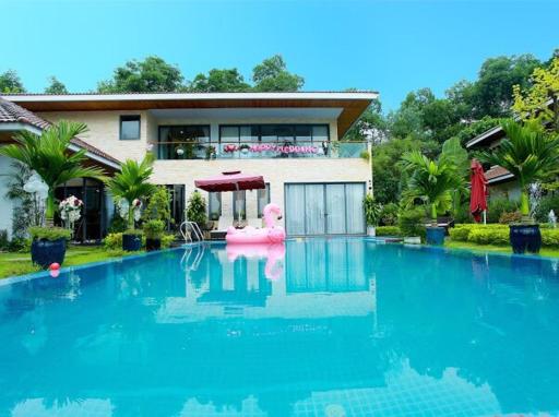 Happy Villa Owner - Housity