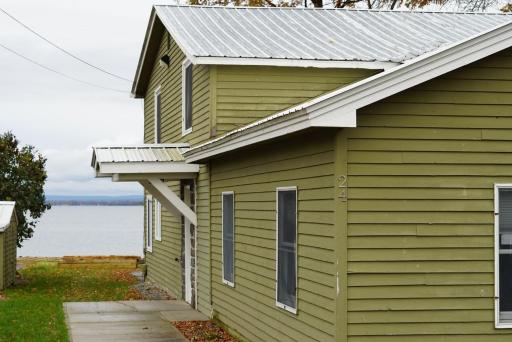 Newly Renovated House on Lake Champlain - 4 BR! - Housity
