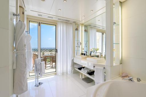 Las Arenas Balneario Resort - Housity