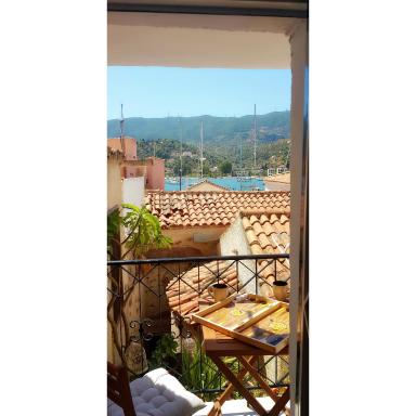Penny's studio in the heart of Poros - Housity