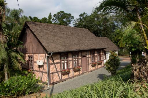 Pousada Casa Wachholz - Rota do Enxaimel - Housity