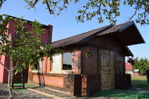 Blackberry Cottage 10Km To Sucevita, Bucovina - Housity