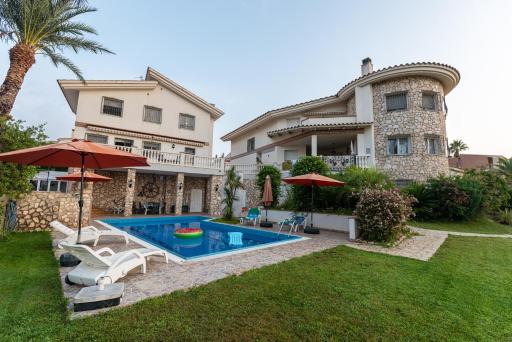 Villa frente al Mar - Housity